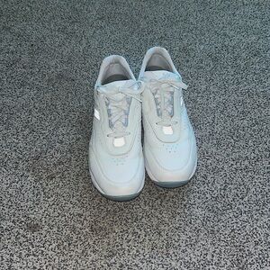 SAS walking/running shoes